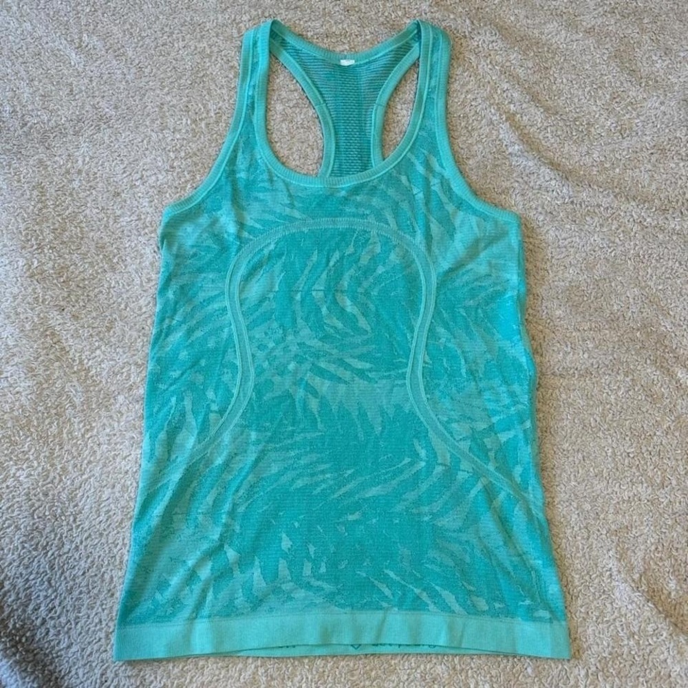 Lululemon Swiftly Tech Racerback Tank Top in Heathered Bali Breeze size 6